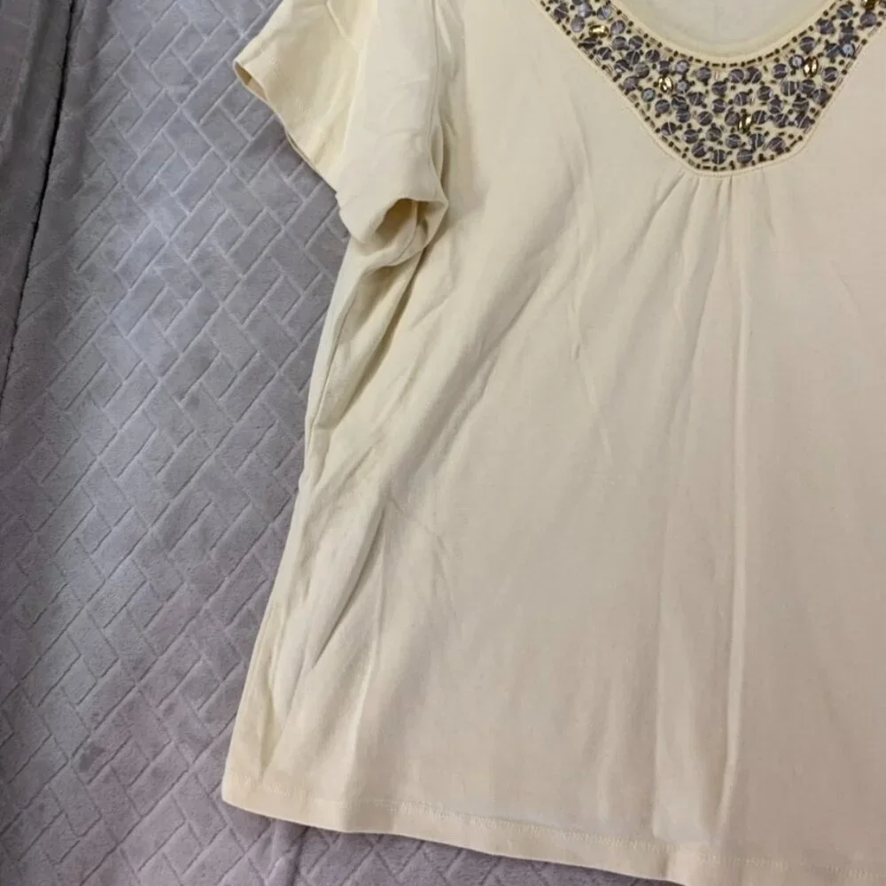 Avenue Womans 14/16 Top T Shirt Light Yellow Beaded Short Sleeve V Neck - Picture 3 of 12
